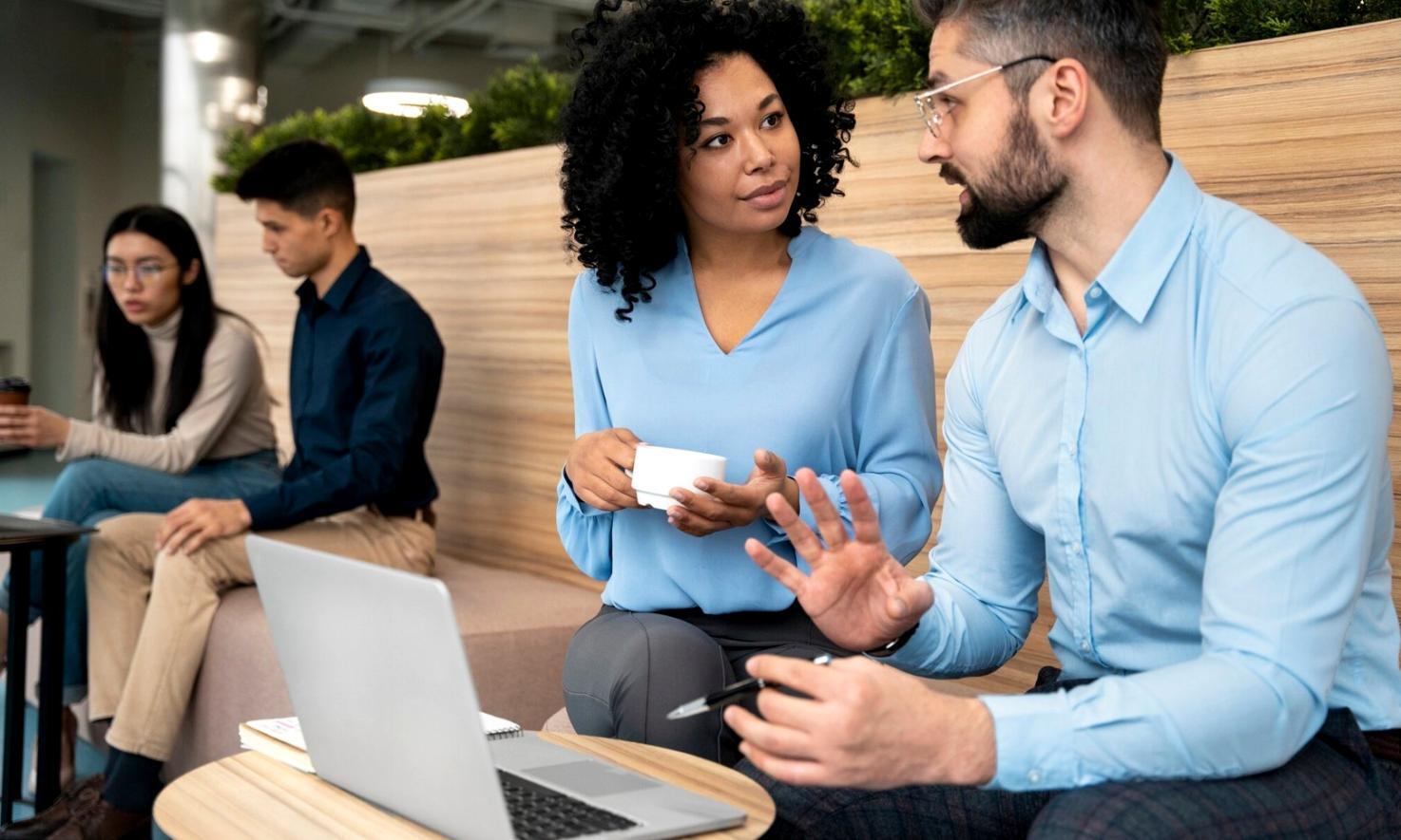 Team-Diskussion über Verkaufsstrategien